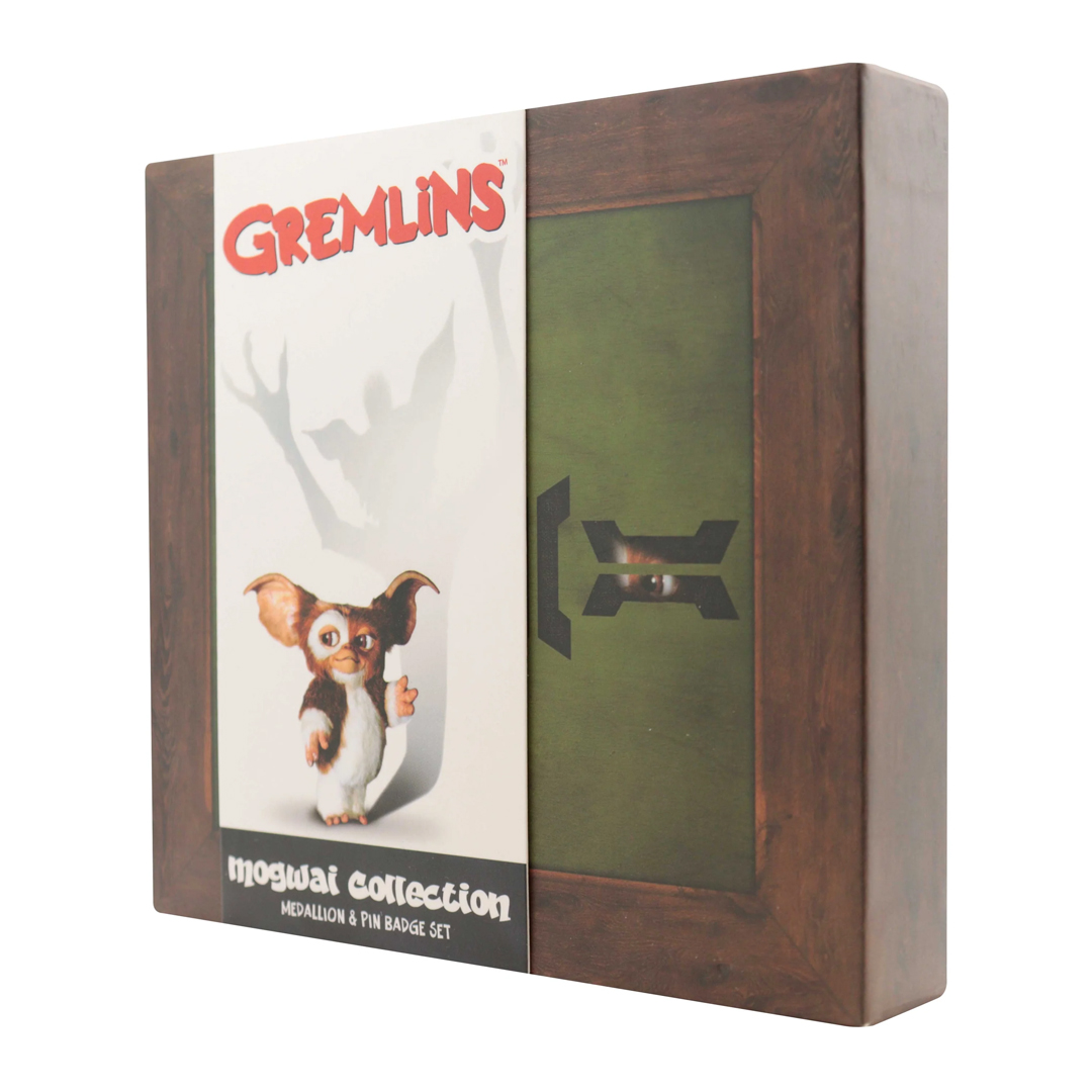 Gremlins - Limited Edition Medallion and Pin Set - Image 6